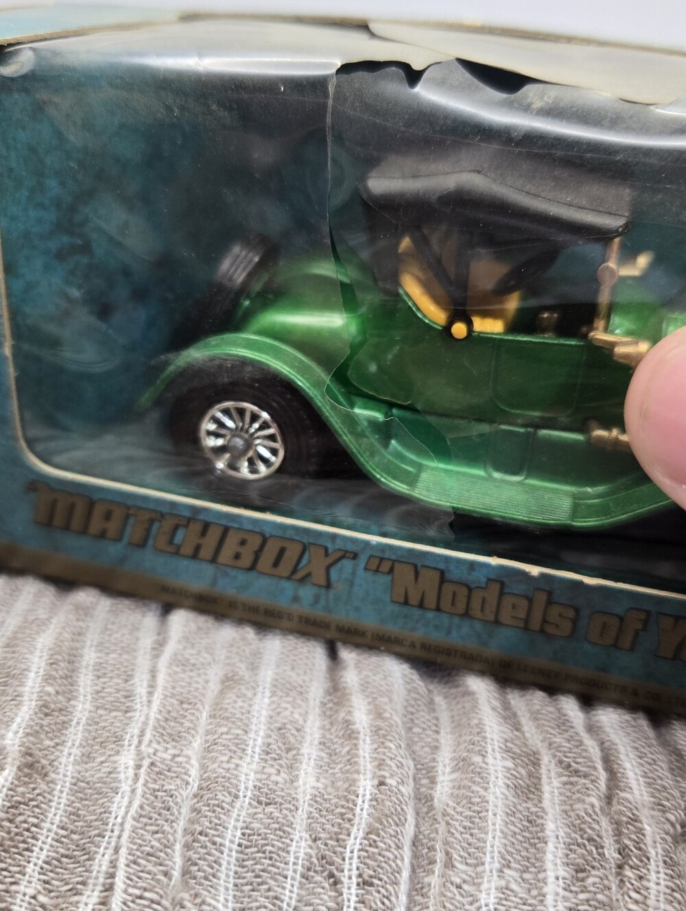 Vintage Matchbox Models of Yesteryear Diecast Y-6 1913 Cadillac Green And Gold - Picture 8 of 8